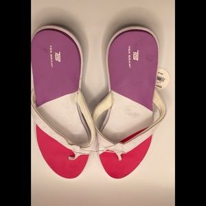 New Tek Gear flip flops size 11